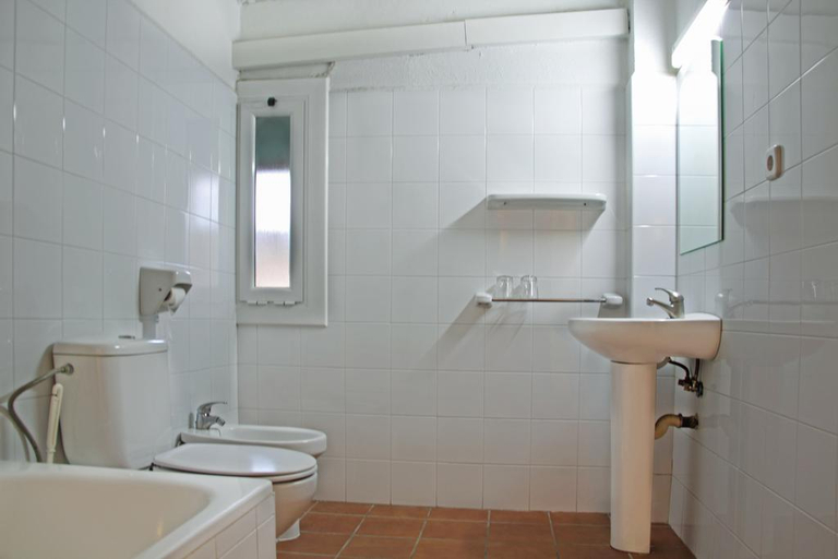 Bathroom, Hotel Peninsular, Barcelona