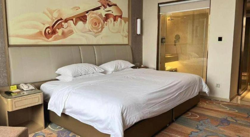 Bedroom 2, Vienna Hotel Xinfeng West High-Speed Railway Station, Ganzhou