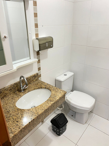 Bathroom 4, Pé na Areia Praia da Aviação, São Vicente