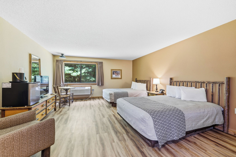 Bedroom 3, The Lodge at Crooked Lake, Burnett