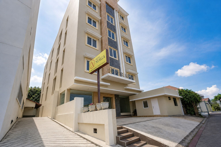 Front of property 3, Townhouse Oak Hotel Niaga Surabaya, Surabaya