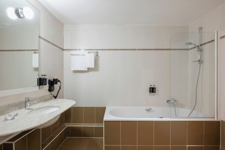 Bathroom 4, Hôtel de l'Europe by Happyculture, Bas-Rhin