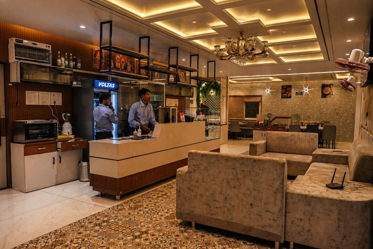 Bar (on property), Hotel krushna palace lodge, Bid