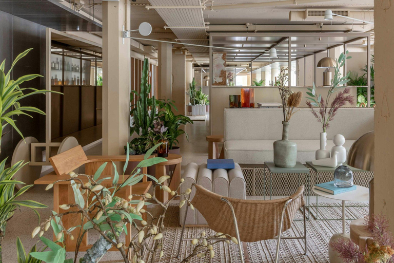 Public Area 3, Locke At Broken Wharf, London