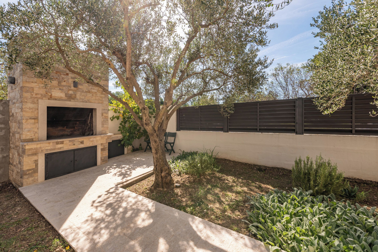 BBQ/picnic area 2, Olive House Pool & Garden, Zemunik Donji