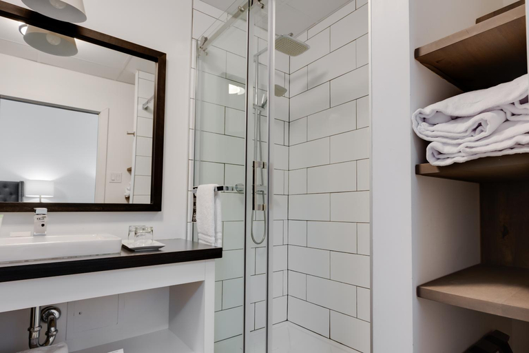 Bathroom 4, Hotel Oui Go!, Francheville