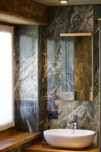 Bathroom 2, Hotel Ondezana, Aosta
