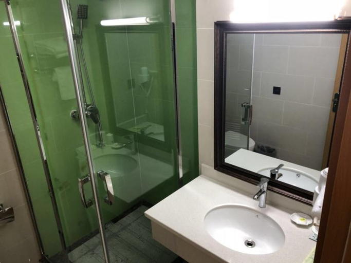 Bathroom 4, GreenTree Inn Xi An Gaoling District Handan Indust, Xi'an