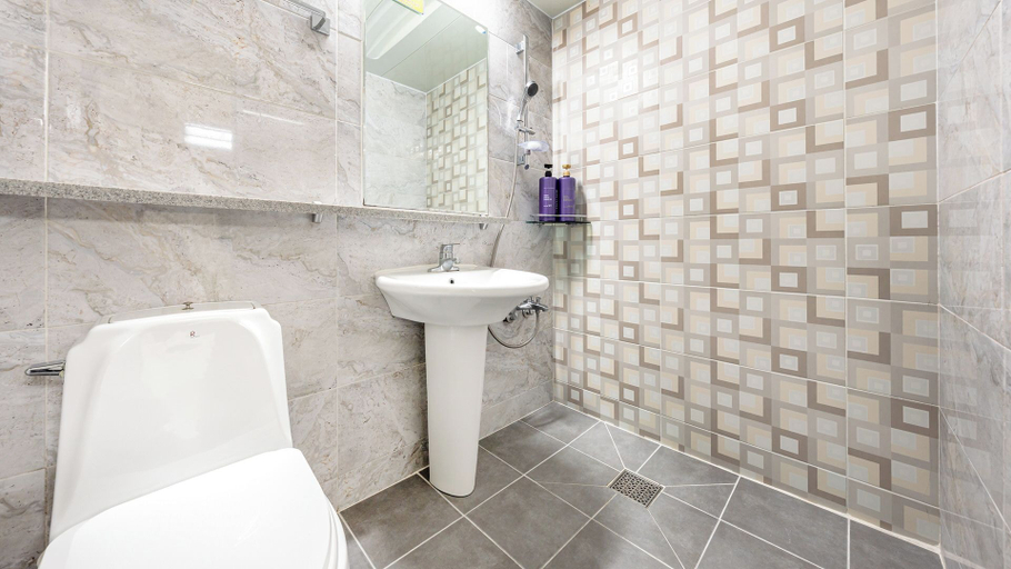 Bathroom 4, Yeongdeok January and February Pension, Yeongdeok