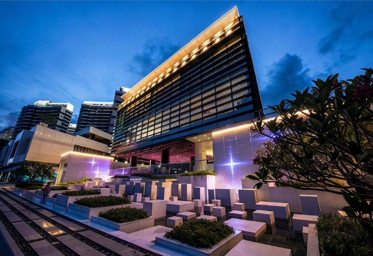 Exterior & Views