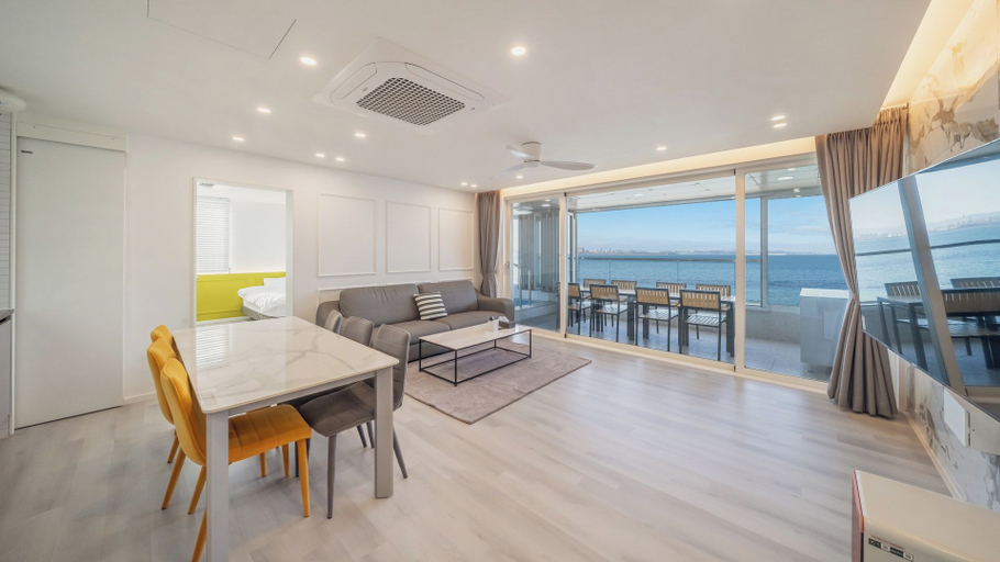 Room 5, Pohang Luna Ocean View Pool Villa, Pohang