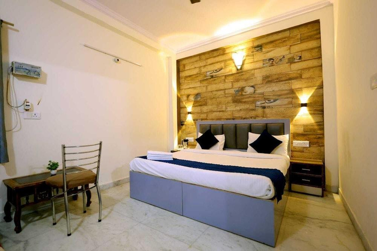 Bedroom 3, Hotel Basil Inn near to Taj Mahal, Agra