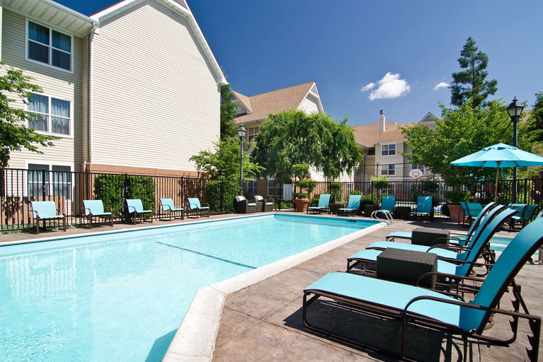 Sport & Beauty, Sonesta Es Suites Fresno, Fresno