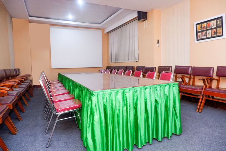 Lobby 5, Super OYO 908 Taman Wisata Kopeng, Semarang