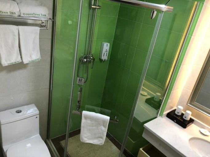 Bathroom, GreenTree Inn Wuxi Yixing Guanlin Town Express Hotel, Wuxi
