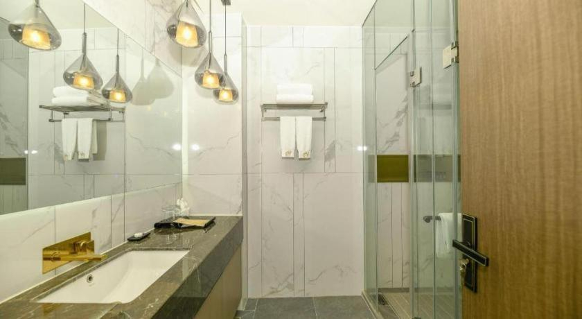 Bathroom 4, Serenity Marina Hotel, Sanya