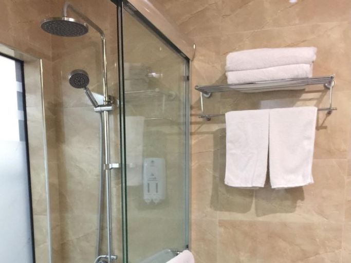 Bathroom 3, GreenTree Alliance Bengbu Railway Station Hotel, Bengbu