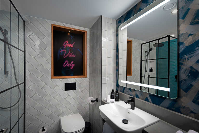 Bathroom 3, NYX Hotel Dublin Portobello, Dublin