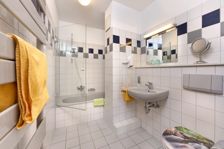 Bathroom, Hotel-Bio Gasthaus Am Felsenkeller, Breisgau-Hochschwarzwald