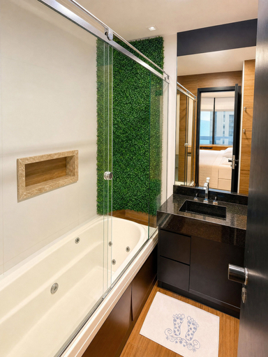 Bathroom 4, Flat Beira mar com Linda Vista e Hidromassagem, Fortaleza