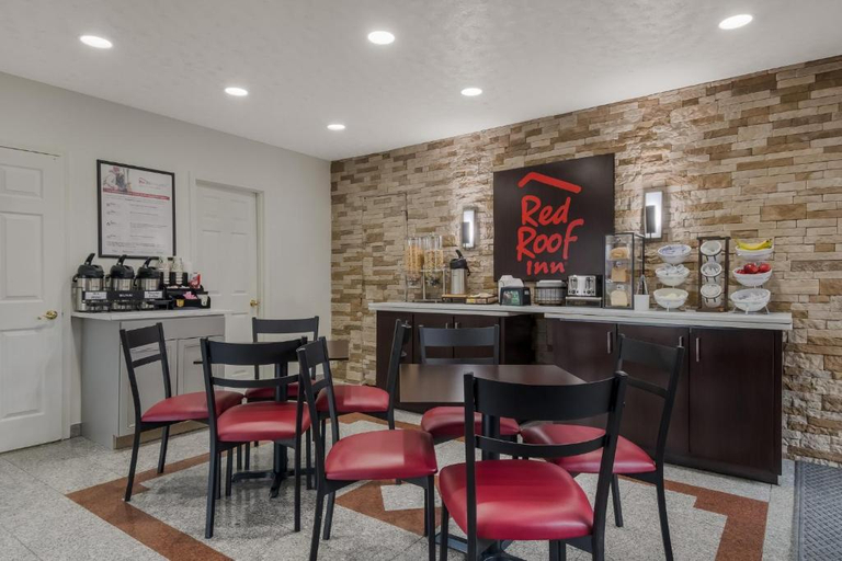 Food & Drinks 5, Red Roof Inn Crossville, Cumberland