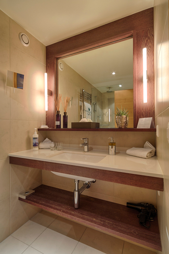 Bathroom 5, Bernerhof Swiss Quality Hotel, Saanen