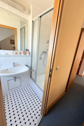 Bathroom, Dreischläger Hof, Neuwied
