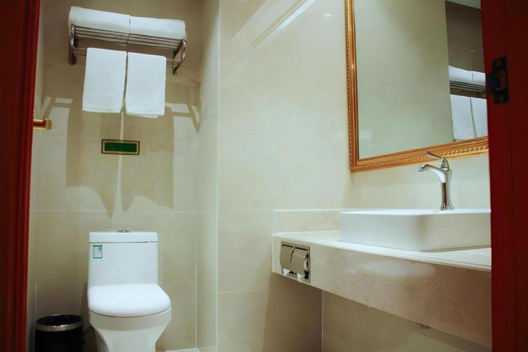 Bathroom 3, Vienna Hotel Anhui Bengbu Guzhen Railway Station, Bengbu
