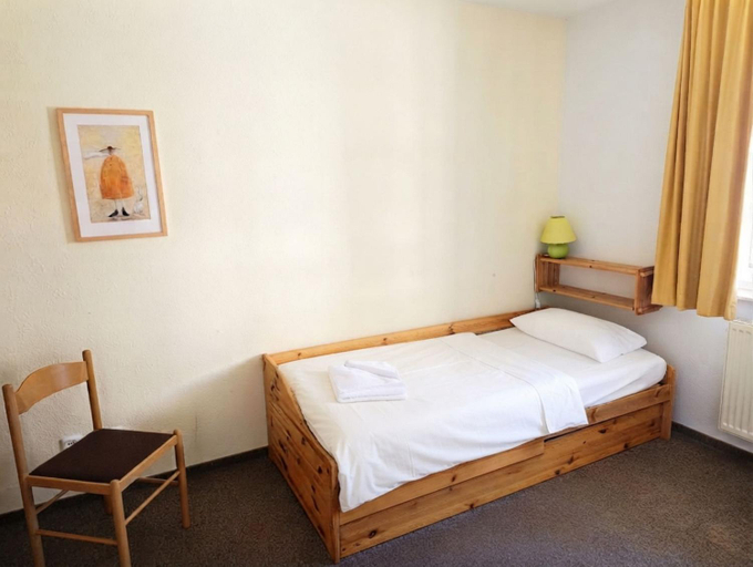 Bedroom 2, Hermannstr 14-Whg 10, Rostock