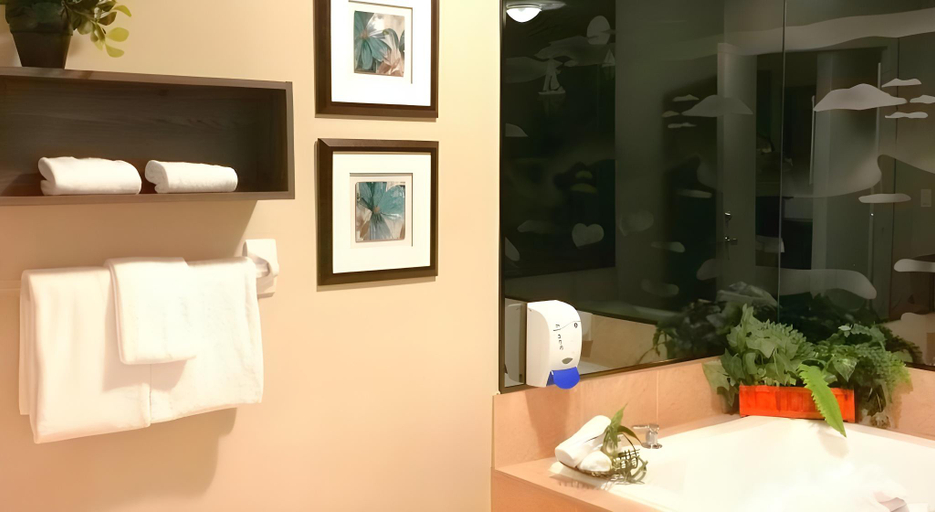 Bathroom 5, Hotel Motel Le Chateauguay, Communauté-Urbaine-de-Québec