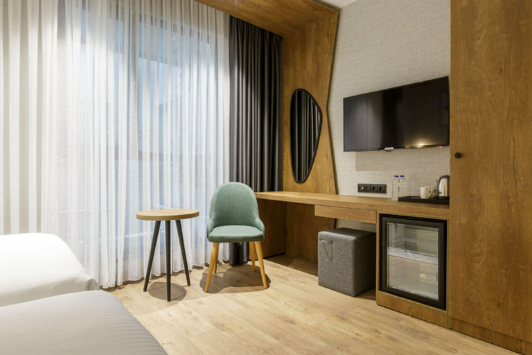 Bedroom 2, Ramada Encore by Wyndham Istanbul Airport Arnavutkoy, Arnavutkoy