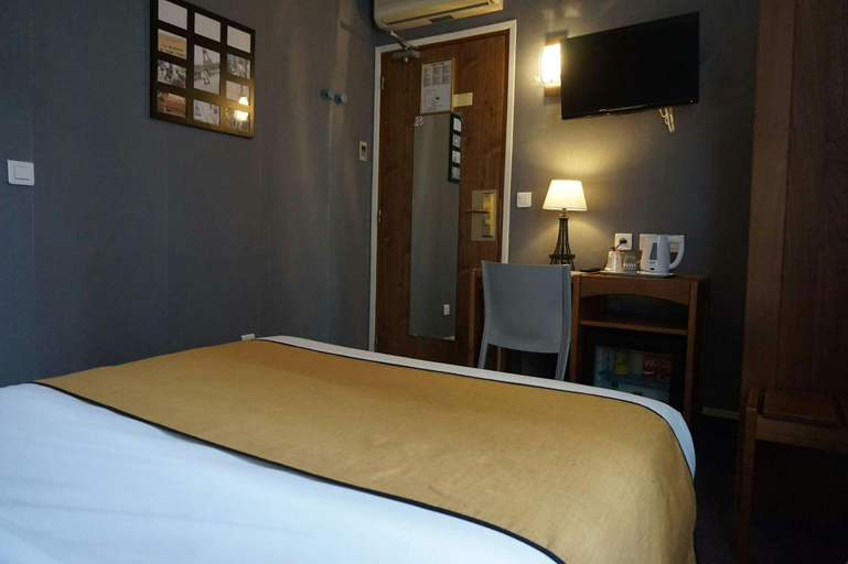 Bedroom 3, Hotel Istria, Paris