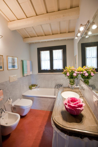 Bathroom 4, Baglio Sant'Andrea, Trapani