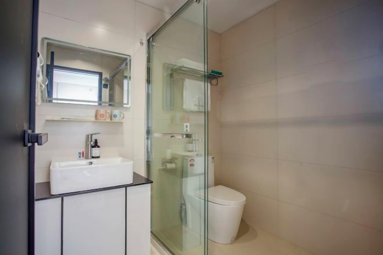 Bathroom 2, Dilang Holiday Hotel (Yangzhou Jiangdu Passenger Terminal Branch), Yangzhou