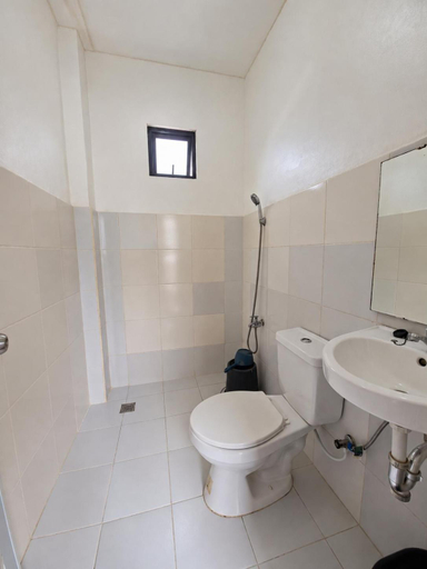 Bathroom 4, Camotes Backpackers Hostel, San Francisco