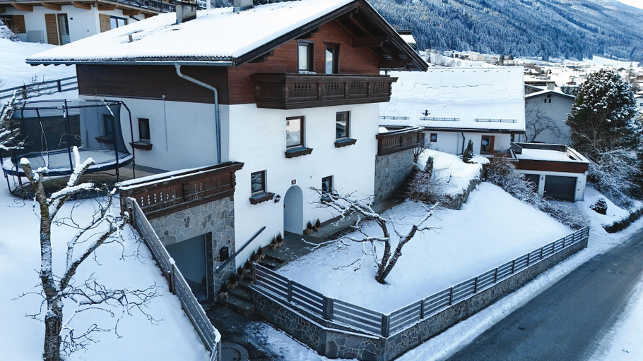 Exterior 4, Alpenchalet Berggold - Holiday Home With Panoramic Views, Innsbruck Land
