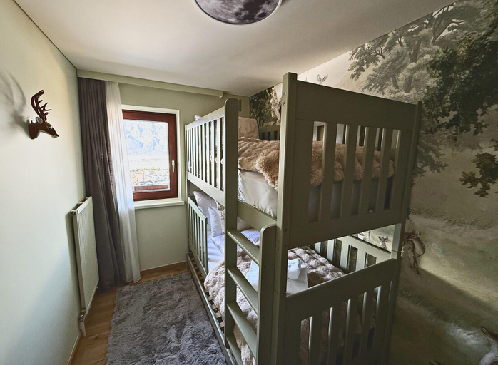 Room 5, Alpenchalet Berggold - Holiday Home With Panoramic Views, Innsbruck Land