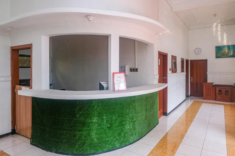 Public Area 3, RedDoorz Plus near Taman Rekreasi Selecta 2, Malang