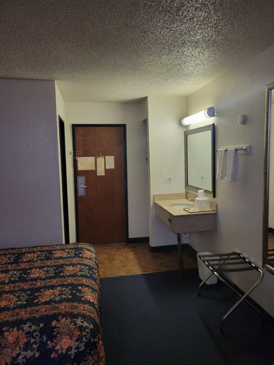 Room 2, Econo inn, Oklahoma