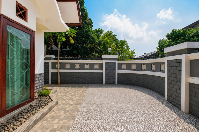Lobby 4, OYO 95178 Azifa Guest House, Sleman