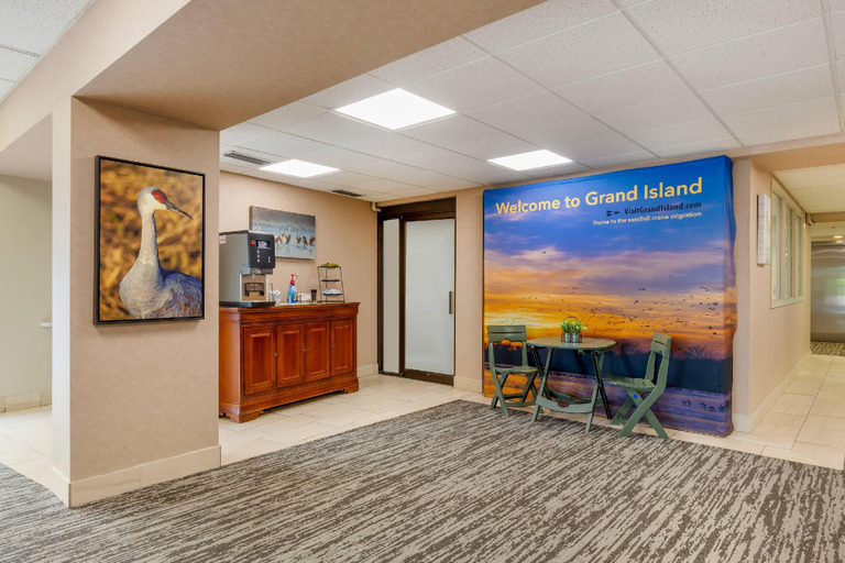 Public Area 3, Suburban Studios I-80 Grand Island, Hall