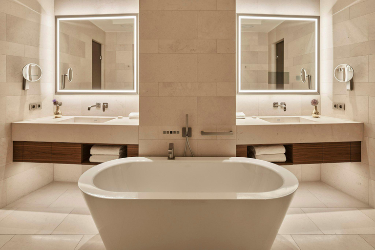 Bathroom 5, The Fontenay, Hamburg