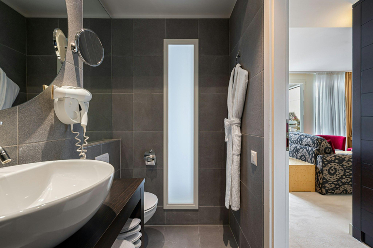 Bathroom 4, Jade Manotel Hotel, Genève
