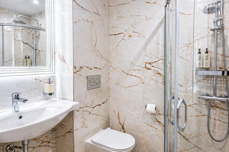 Bathroom 5, Hotel Luxor, Burgas