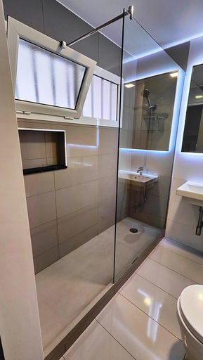 Bathroom 3, Corona Roja Apartments, Las Palmas