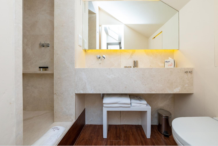 Bathroom 3, Nottingham Place Hotel, London