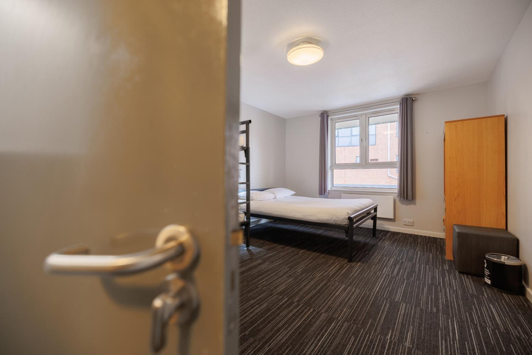 Bedroom 2, YHA Liverpool Albert Dock, Sefton