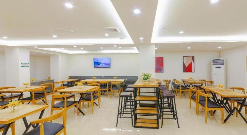 Food & Drinks 4, Borrman Hotel Zhanjiang Shimao Building High-speed Railway Station, Zhanjiang