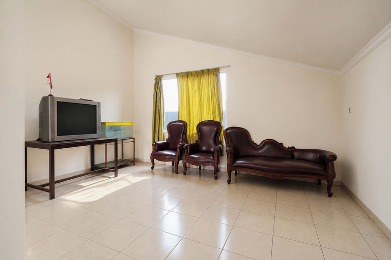 Lobby sitting area 3, OYO 95347 Wisma Lamida, Jakarta Timur