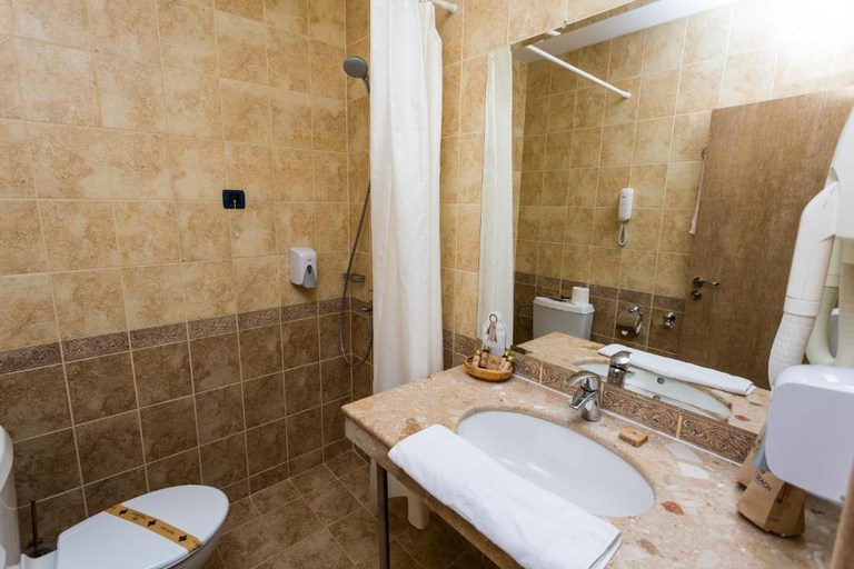 Bathroom, Tiara Beach, Nesebar